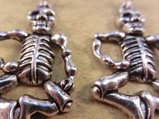 Skelett Ohrringe Vintage Optik skull Mumie